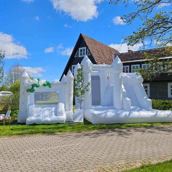 Piepūšamās atrakcijas